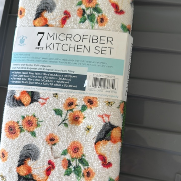 Floral Microfiber Kitchen Set - Picture 2 of 6